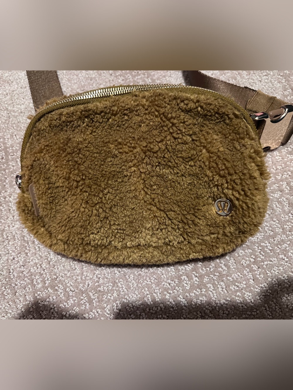 lululemon Sherpa belt Bag with Gold hardware